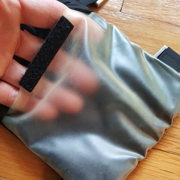 Men's vintage 1999 Prada bicep bag *rare* - Picture 10 of 10